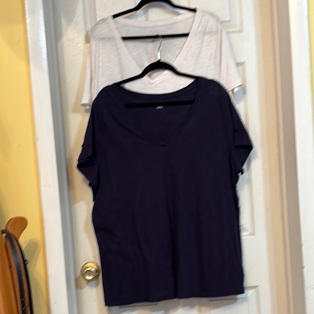 Ava & Viv White and Blue Relaxed Short Sleeve T-Shirts